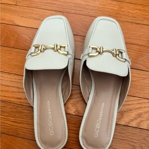 Brand new BCBG classy cream mules